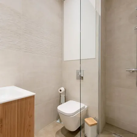 Apartamento Modern 2-br With Balconies 3 Min From Palais Des Festivals Cannes