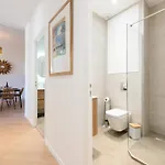 Modern 2-br With Balconies 3 Min From Palais Des Festivals 戛纳
